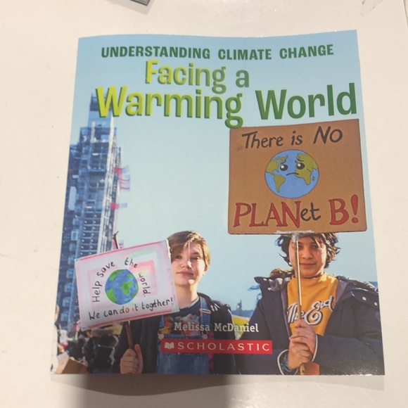 Set of three Scholastic books about understanding climate change - Picture 6 of 8